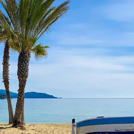 Select'sohome - Pour 4 Personnes Avec Parking Prive Et Grande Terrasse ! - Centre-ville Du Lavandou - Lavand'or Apartment *